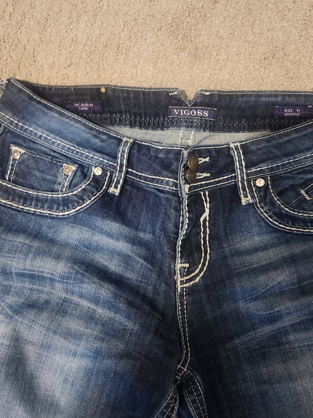 Vigoss Women's Mid Wash Blue Jean Capri - Picture 2 of 4